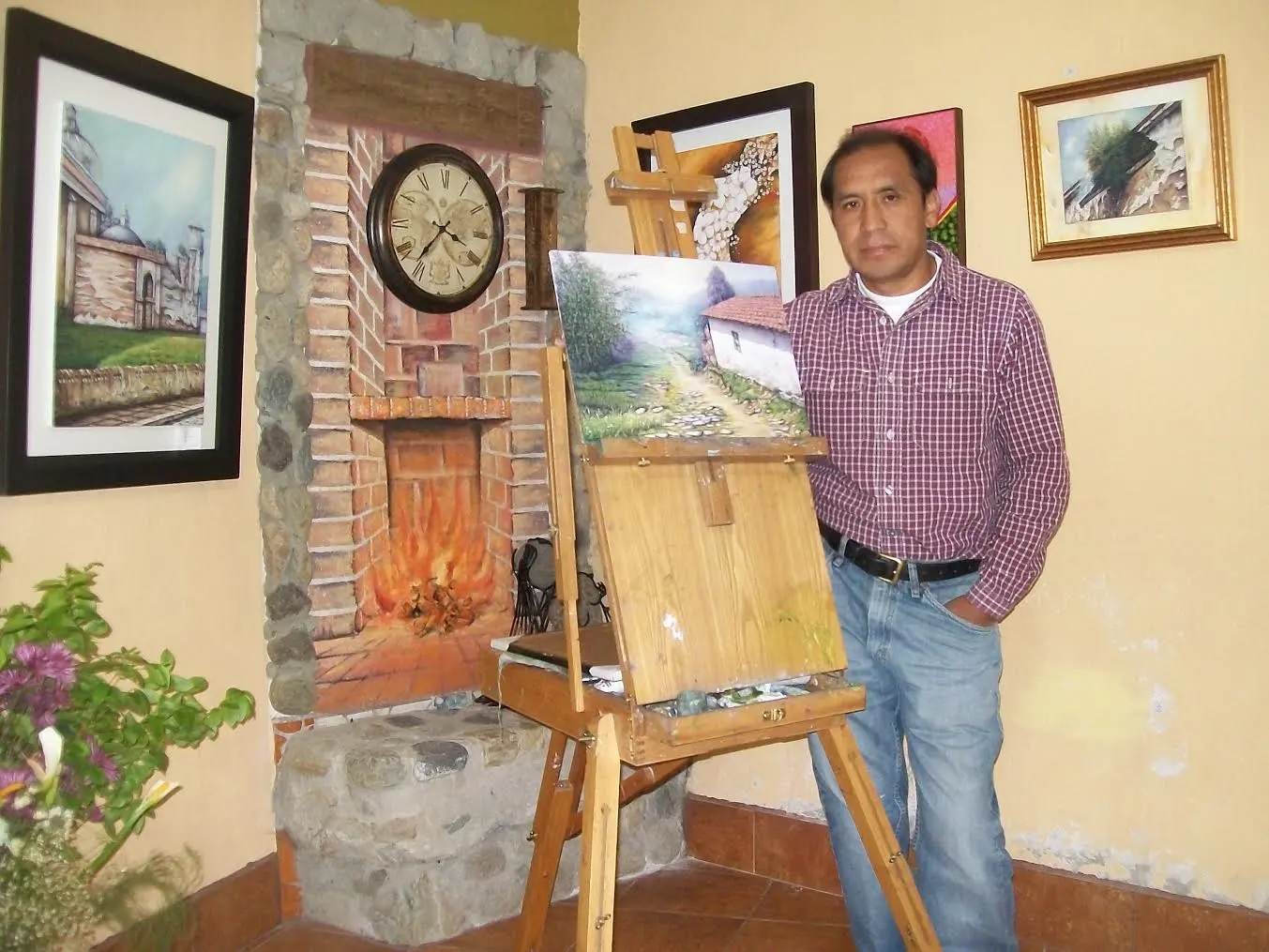 Abraham Petz es originario de San Cristóbal Totonicapán y desde 2016 dirige el Centro Cultural Paseo Artístico. Foto: Amílcar Hernández.