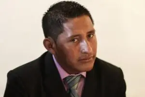 Oswaldo Ical se desempeña como periodista en el departamento de Quiché. Ha sido víctima de agresiones por su labor. (Foto: Nómada)