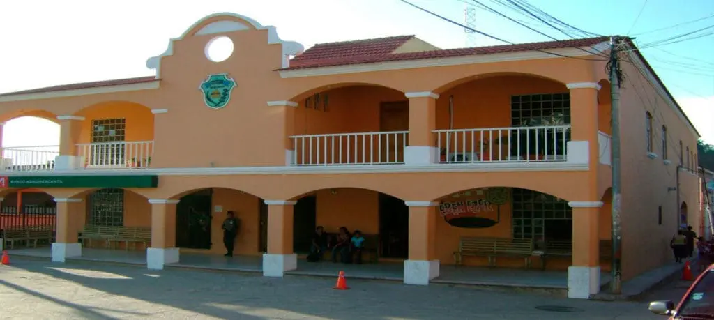 La Municipalidad también compró dos mil pares de zapatos para donar a estudiantes de las escuelas (Foto: Facebook)