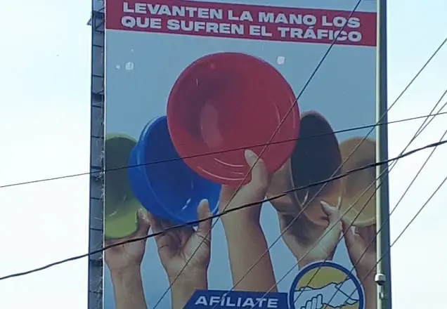 De acuerdo con el Registro de Ciudadanos son propaganda anticipada a favor de Roberto González