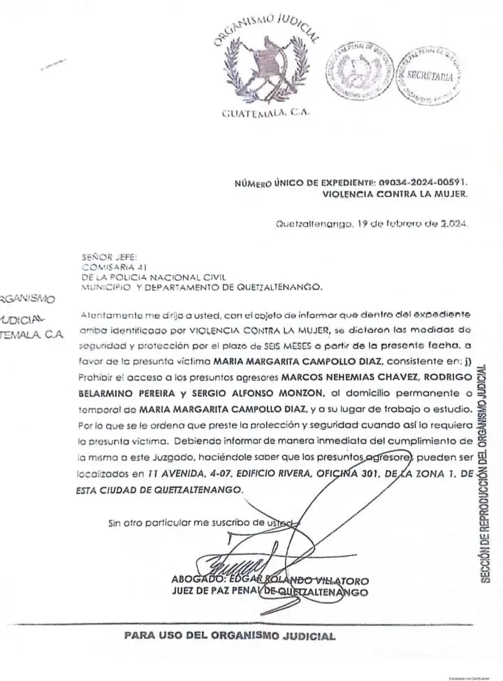 Copia de la orden del jueza que le prohibe a los tres concejales de SBX ingresar a la municipalidad de Quetzaltenango.