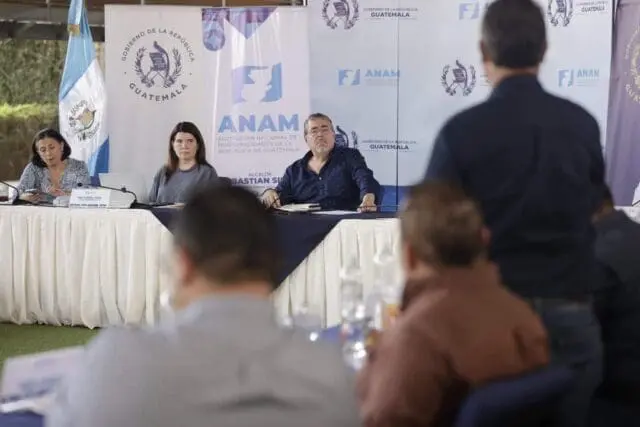 Bernardo Arévalo sigue de gira, llegó a Jutiapa donde habló de cómo funcionará a partir de enero esta figurara y el papel de los alcaldes como gestores de obra pública. 
