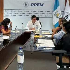 El presidente de la entidad y de la Anam, Sebastián Siero, afirma que el RGAE es responsable de velar porque las empresas cumplan los requisitos legales, no las municipalidades.