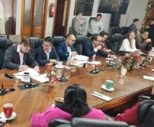 Son Q7 millones más de lo establecido en la propuesta presentada por el equipo financiero en octubre pasado. Será para la alcaldía y sus dos empresas municipales de agua y energía eléctrica.