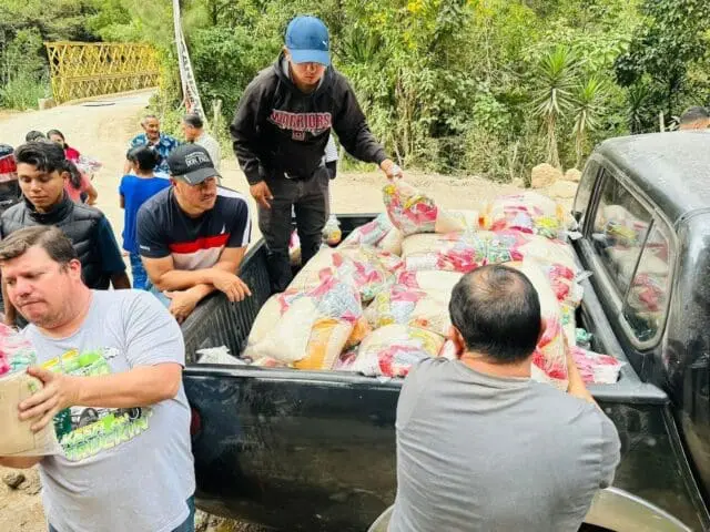 Todas se hicieron al mismo proveedor. Adquirió frijol, aceite, pastas, arroz y avena. El alcalde repartió 12 mil bolsas de alimentos a viudas, madres solteras y adultos mayores. 