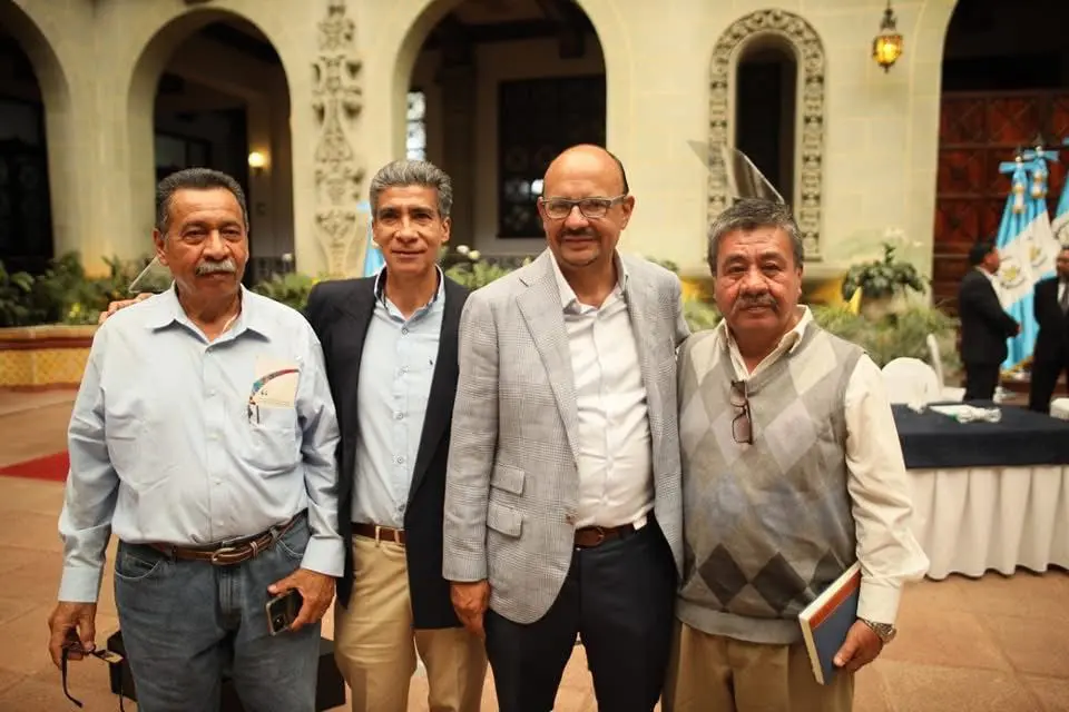 José Fernando Mancilla Beltetón realizó varias investigaciones de supuestos casos de corrupción en la municipalidad de Amatitlán. Recibió amenazas, por eso se fe del país.