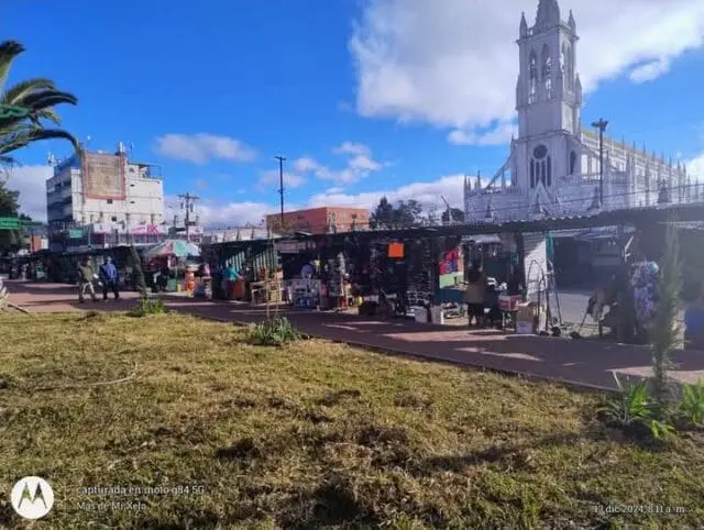 Se estima que son 70 comerciantes que de nuevo se instalaron en los alrededores del parque. La municipalidad de Quetzaltenango no cuenta con un plan de reubicación. 