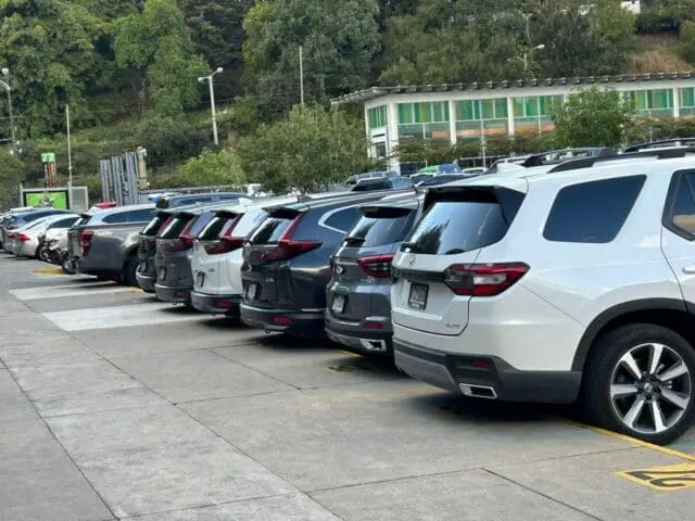 Servicios, gasolina e impuestos de circulación son los gastos que cubre la comuna capitalina, según respondió en una solicitud por acceso a la información. 