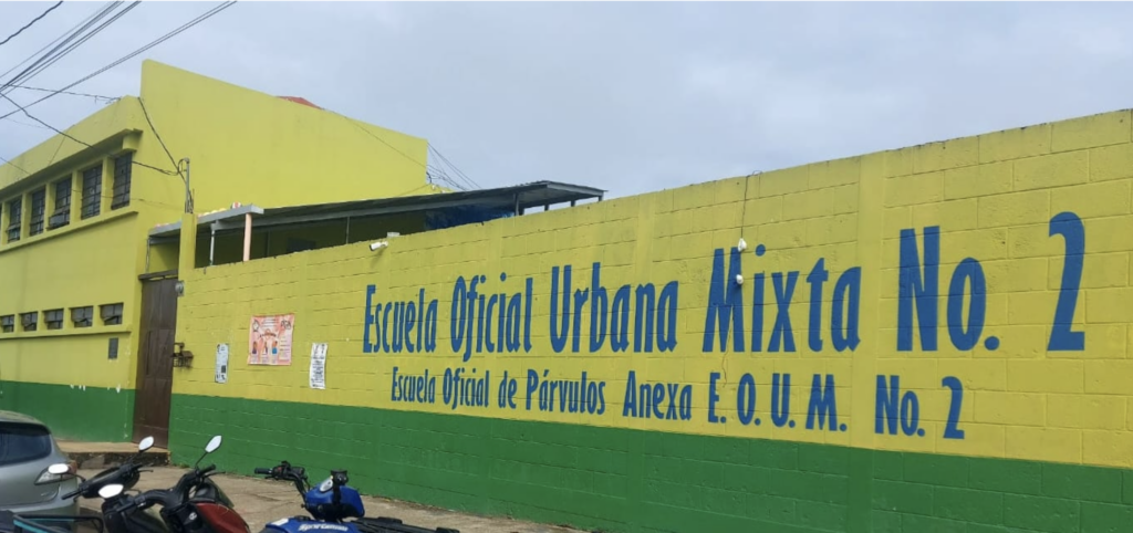 El Mineduc planea absorber gradualmente las nóminas de maestros municipales para que las alcaldías puedan construir escuelas bajo mejores estándares pedagógicos.