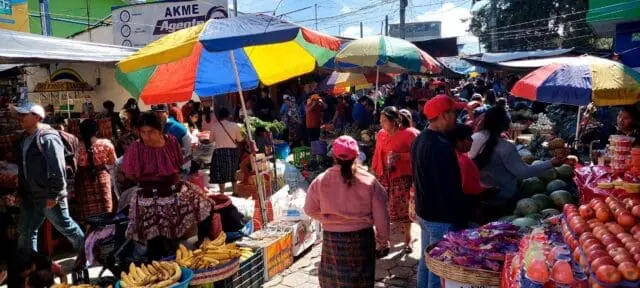 El concejo municipal aprobó el incremento en la tasa de cobros para arrendatarios del mercado. La nueva disposición aplica también a quienes tienen locales comerciales.