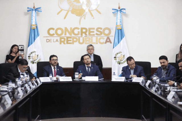 Nery Ramos, presidente del Congreso, aseguró que no han realizado la elección para comisiones porque se sigue buscando un acuerdo entre bancadas.