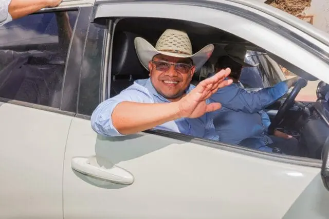 Elder Cardona Marcos llegó al poder por primera vez en las elecciones generales 2023 con el partido Vamos.