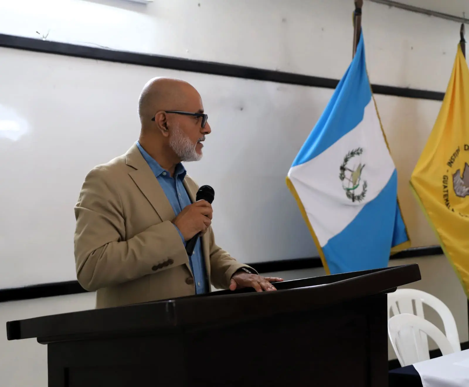 Edgar Hernández, gerente del Infom, destacó que la separación y gestión de los residuos es importante para el bienestar del Motagua y las comunidades. Créditos: Infom.