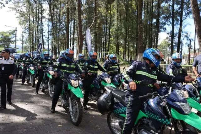El plan es comprar más vehículos, subieron un concurso para adquirir siete camiones. Los que no funcionan aún no los dan de baja porque su reglamento no lo permitía, ya se modificó.