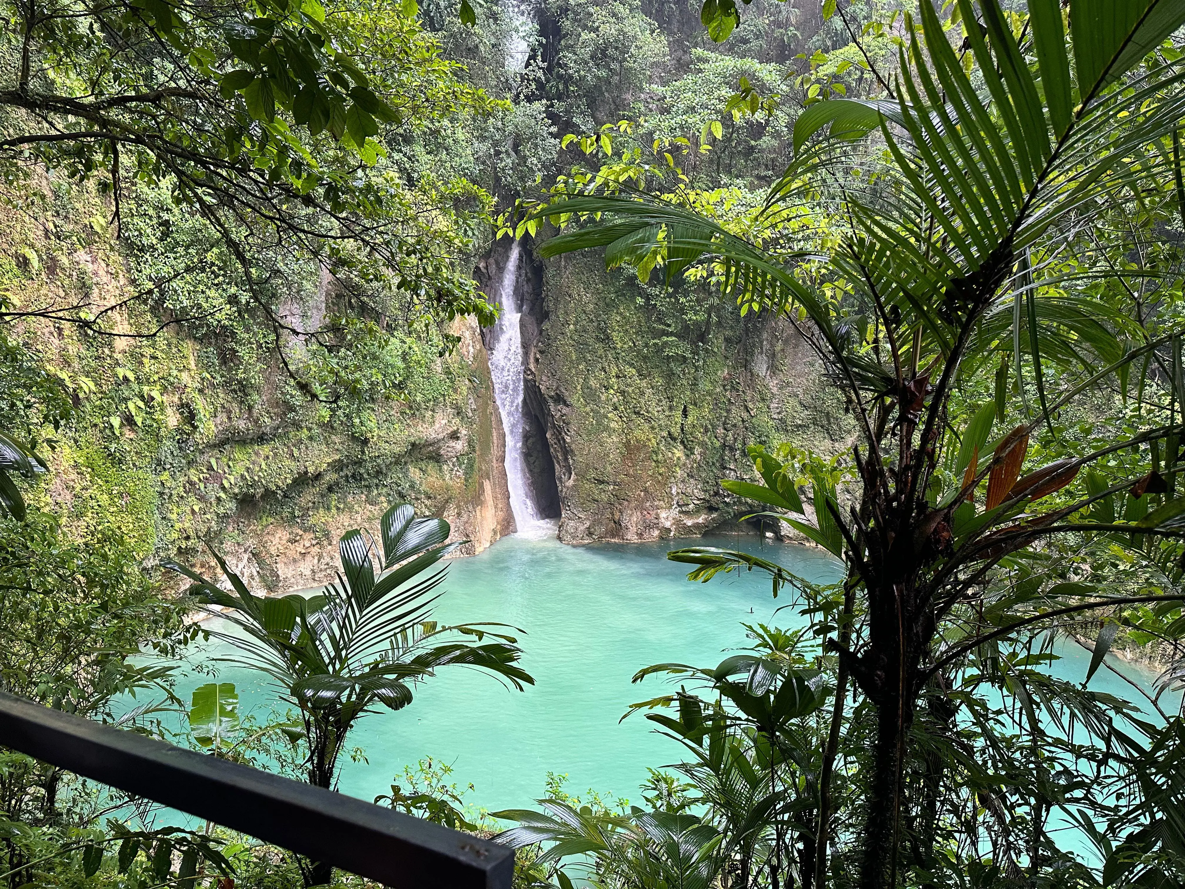 La caída de agua más alta de Sacmoc mide 43 metros. Foto: Emanuel Chocooj.
