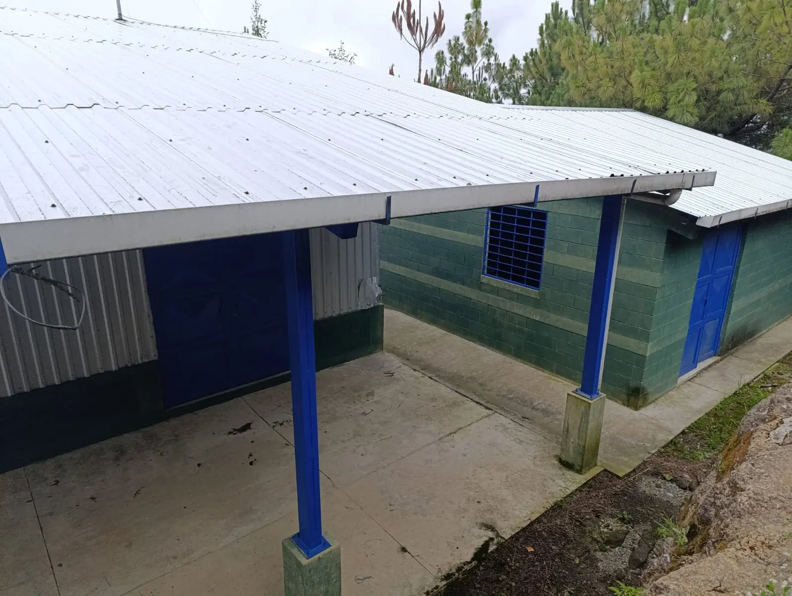 Módulos de separación de desechos sólidos en la planta de tratamiento de Sibinal que funciona dos días a la semana.