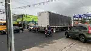 El alcalde Ricardo Quiñónez anunció el 15 de agosto (2025) que la Calle Martí estaba habilitada. El 21, vecinos reportaron daños en el tramo recién estrenado.