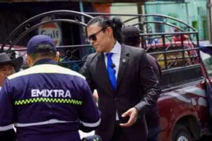 El alcalde de Mixco, Neto Bran, utilizó sus redes sociales para mostrar descontento ante el tráfico que, según él, provocaron los semáforos inteligentes de la MuniGuate