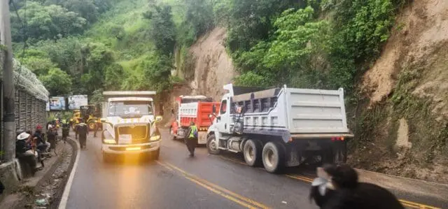 En el lugar planean estabilizar la montaña con taludes, como gradas, para evitar más deslizamientos. Foto: municipalidad de Villa Canales.