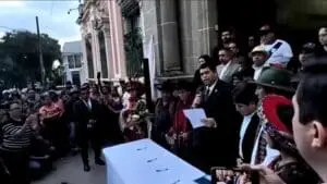 La municipalidad de Santiago Atitlán abrirá de nuevo el lunes. Autoridades ancestrales de Santiago Atitlán y vecinos pidieron declarar vacante el cargo de alcalde.