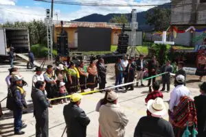 Pobladores del Valle de Palajunoj y sus familias en Estados Unidos se unieron para construir el camino principal de la comunidad de Llanos del Pinal, el costo fue de Q 1 millón 730 mil.