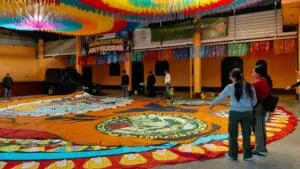 Además de los 200 años de Sumpango, estrena el título que la UNESCO otorgó en diciembre 2024 a la técnica de elaboración de barriletes como Patrimonio Cultural Inmaterial de la Humanidad.