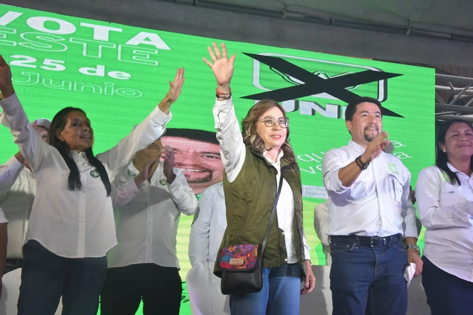 El exalcalde Víctor Alvarizaes deberá regresar en prisión según el nuevo fallo de la Sala Primera de la Corte de Apelaciones. De momento goza de medida sustitutiva.