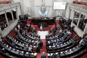 Aunque no dictaminen, sus responsabilidades van más allá de solo conocer iniciativas de ley. En 2026 su tarea principal debe ser fiscalizar el gasto, pero con sustento técnico.
