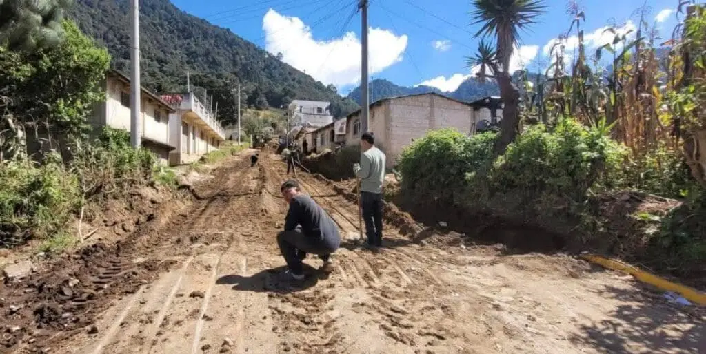 Cinco empresas tienen dos proyectos adjudicados, la mayoría para mejoramiento de caminos, los únicos oferentes según Guatecompras. Foto: municipalidad
