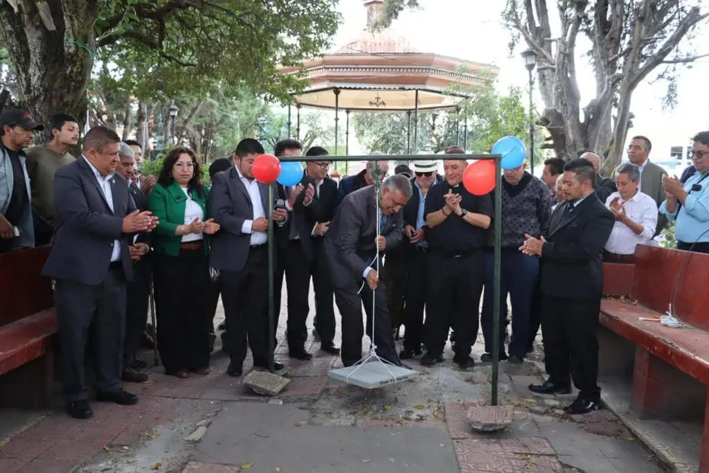 Los desacuerdo para remozar el Parque El Carmen comenzaron en 2019 cuando Miguel Ovalle era el alcalde. El comité para salvar el parque logró mejor comunicación con el actual jefe edil, William Calderón. Foto: municipalidad de Salcajá.