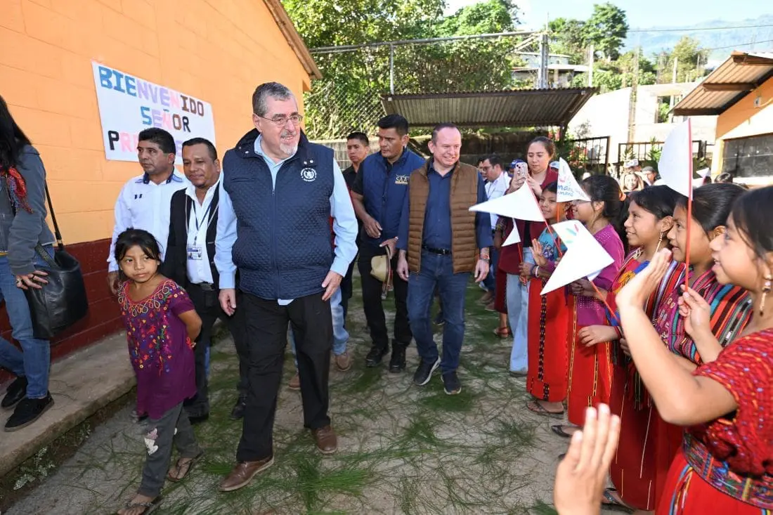 La meta de la Iniciativa Mano a Mano es alcanzar 11 municipios libres de piso de tierra y llegar a los 50 mil suelos sustituidos en un año.