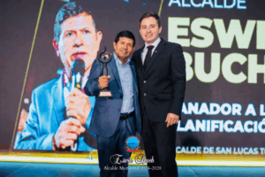 En San Lucas Tolimán, el alcalde solicitó el corrimiento de un concejal (familiar suyo) en enero de 2024. Pese a esto, figura en las remuneraciones de hasta julio de 2025.