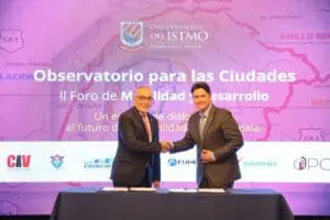 En el foro organizado por la Universidad del Istmo, la municipalidad de Guatemala dio a conocer las medidas para solucionar el tráfico en la ciudad: los cruces para peatones.