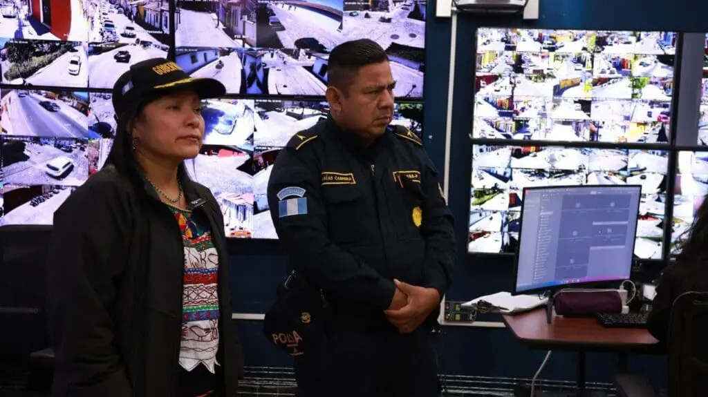 El equipo de cámaras y botones de pánico adquirido por Fundantigua funciona bajo la supervisión de la PNC según la resolución de la CC. Foto: Nueva Era.
