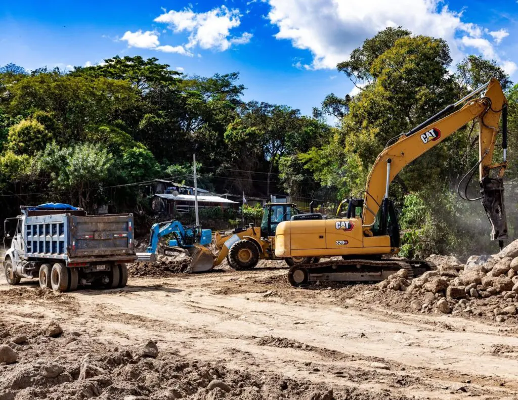 Al menos 12 préstamos fueron utilizados para la compra de maquinaria municipal. Foto: AGN.