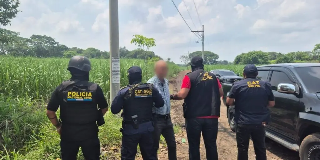 Romeo Ramos Cruz, exalcalde de Santa Lucía Cotzumalguapa, Escuintla, aceptó cargos por conspiración para introducir droga a EE. UU. Lo señalan de utilizar su cargo para facilitar operaciones. 