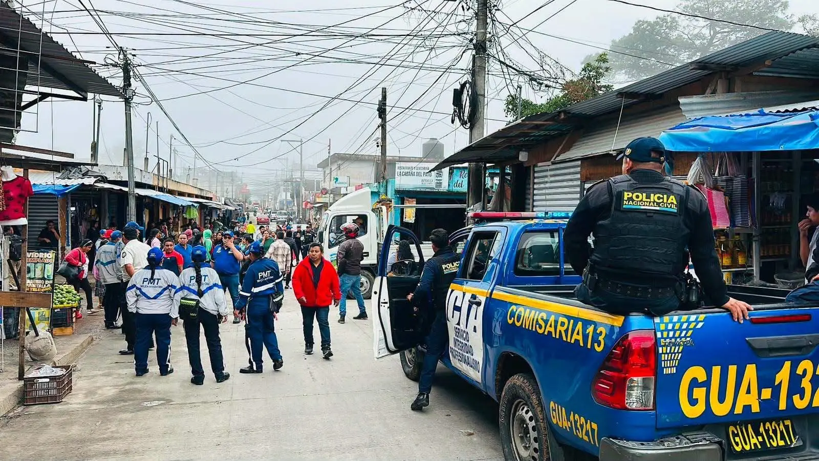 Los desalojos continuarán este viernes 17 de julio. La municipalidad San José Pinula informó que el alcalde Johnny Ayala se reunirá con los vendedores a las 18:30 horas.
