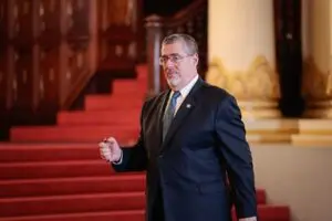 El Gobierno propone casi Q4 mil millones para subsidiar combustibles hasta diciembre (2026), una medida que alivia el impacto del precio del diésel, pero plantea dudas.
