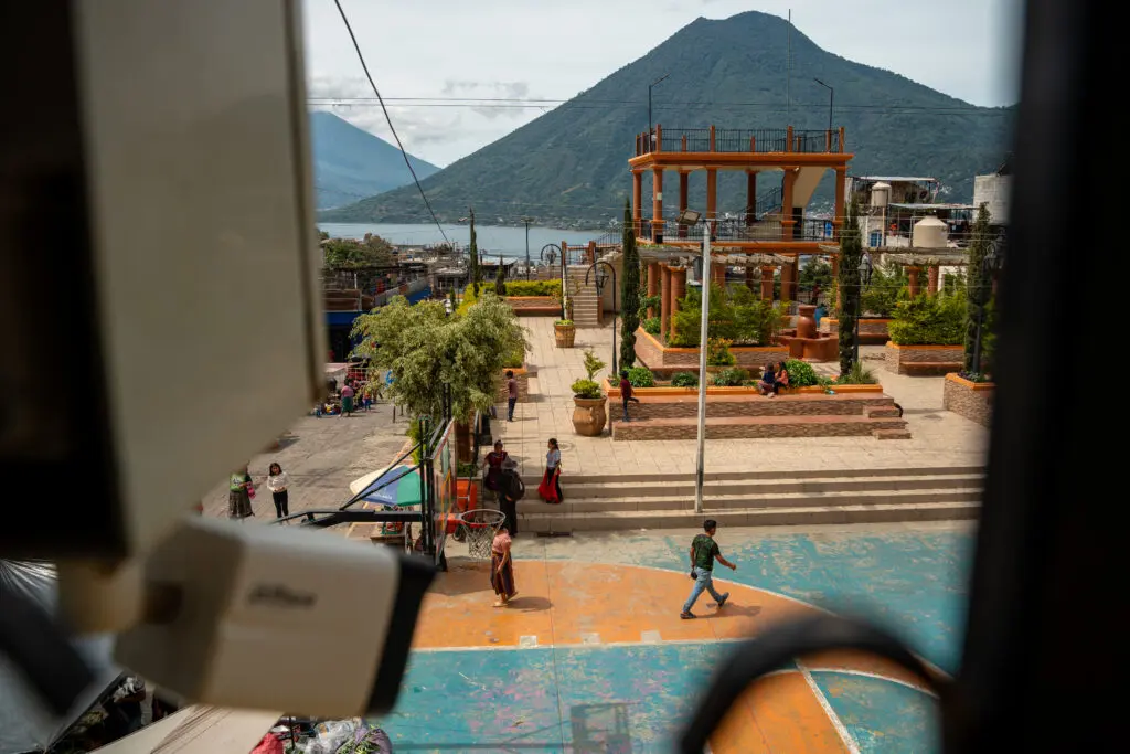 Las cámaras de videovigilancia de la municipalidad de San Pablo La Laguna son parte de un proyecto que está en su segunda fase. Foto Luis González.