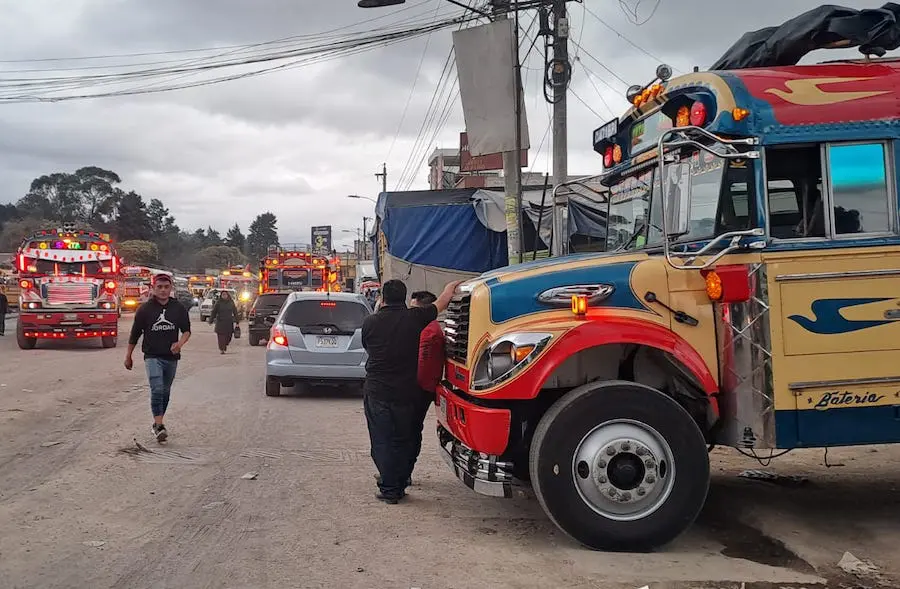 Por siete días probará un nuevo esquema para ordenar el ingreso, abordaje y salida del transporte de la Terminal de Buses Extraurbanos Minerva de Quetzaltenango.