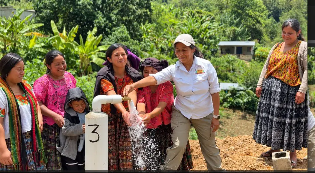 La comunidad Chiquigüital de Santa Cruz Verapaz no tiene servicio de energía eléctrica. Precisamente, el pozo que surtirá de agua a 54 familias operará con energía solar.