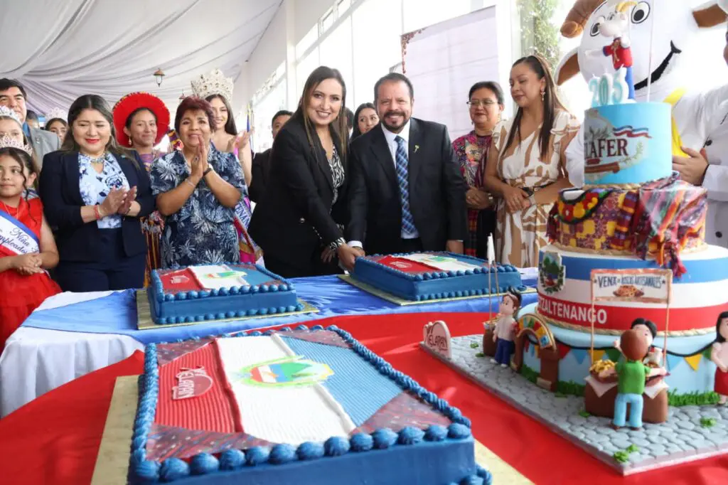 Quetzaltenango presupuestó Q6 millones 400 mil para actividades de Xelafer 2026. Solo el sistema eléctrico de Cefemerq, iluminación y el Mariachi Vargas suman otros Q5 millones 894 mil.