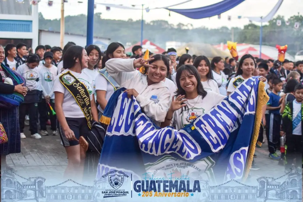 En Guatecompras 12 municipalidades reportaron 14 compras para las fiestas patrias. La mayor parte del gasto corresponde a alimentos para estudiantes y grupos musicales.