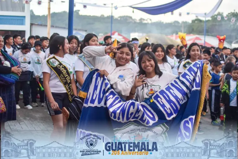 En Guatecompras 12 municipalidades reportaron 14 compras para las fiestas patrias. La mayor parte del gasto corresponde a alimentos para estudiantes y grupos musicales.