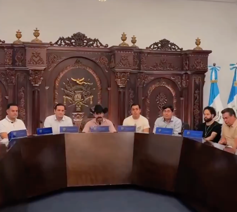 El alcalde de Mixco, Neto Bran, eliminó las dietas para los integrantes del Concejo en respuesta a la crisis financiera. Según la oposición, la medida responde a intereses políticos.