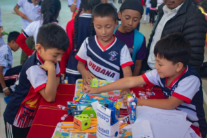 Guatecompras registra seis compras de libros y cuatro para bibliotecas. Según el Mineduc, sólo el 35 % de los graduados de diversificado en 2025 alcanzó el nivel esperado en lectura.