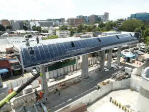 El reglamento fija distancias mínimas entre las cabinas y las estructuras, además de un análisis obligatorio para las nuevas construcciones ubicadas junto al trazado del sistema.