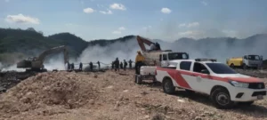 Lleva más de una semana activo. Por ello, el municipio se encuentra en alerta roja, incluso han tenido que evacuar a vecinos.