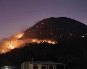 El fuego se controló en un 90 %, indicaron de parte de la Conred. Socorristas de Jutiapa trabajaron en conjunto con sus iguales del vecino país.