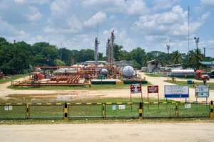 La extracción petrolera terminará en 2025 después de 40 años en el país. La ley impide que el contrato sea renovado. Irse por completo tomará al menos cuatro años.